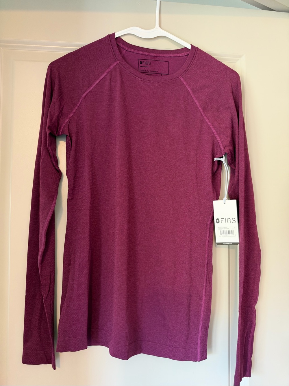 FIGS Women’s Salta Seamless Long-Sleeve Underscrub – Size S